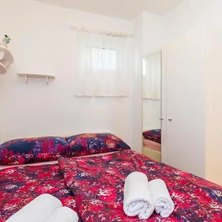Apartment Vida A2 In The Old Part Of Baska (Krk)