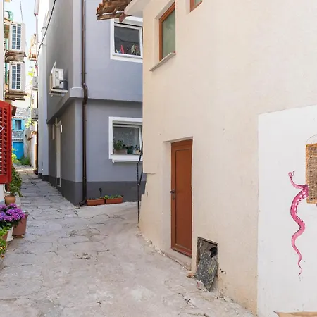 Vida A2 In The Old Part Of Baska (Krk)